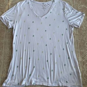 Cute NWOT White Cactus V-Neck